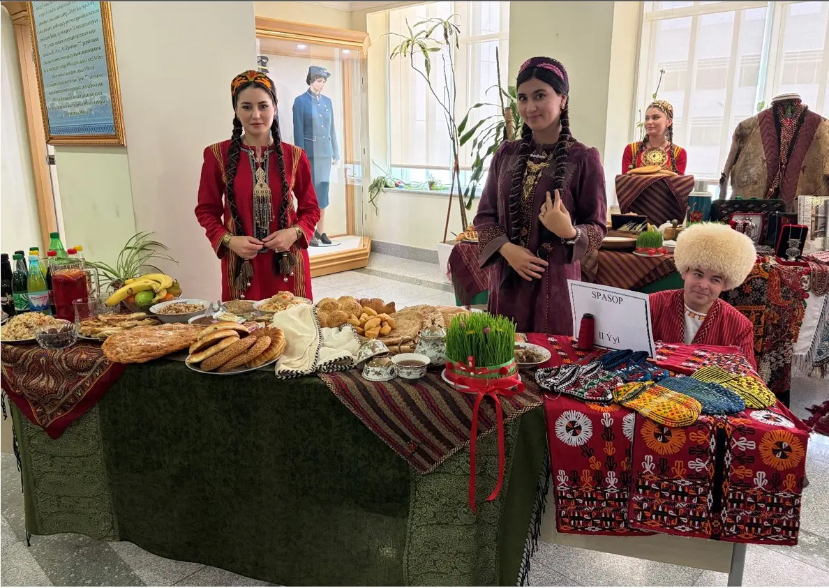 Image for Täze taryhy döwürde halkymyzyň ynsanperwer, ruhy-ahlak gymmatlyklary ýurdumyzyň Gahryman Arkadagymyz tarapyndan başy başlanyp, hormatly Prezidentimiz Serdar Berdimuhamedowyň baştutanlygynda yzygiderli durmuşa geçirilýän oňyn içeri we daşary syýasatynyň es