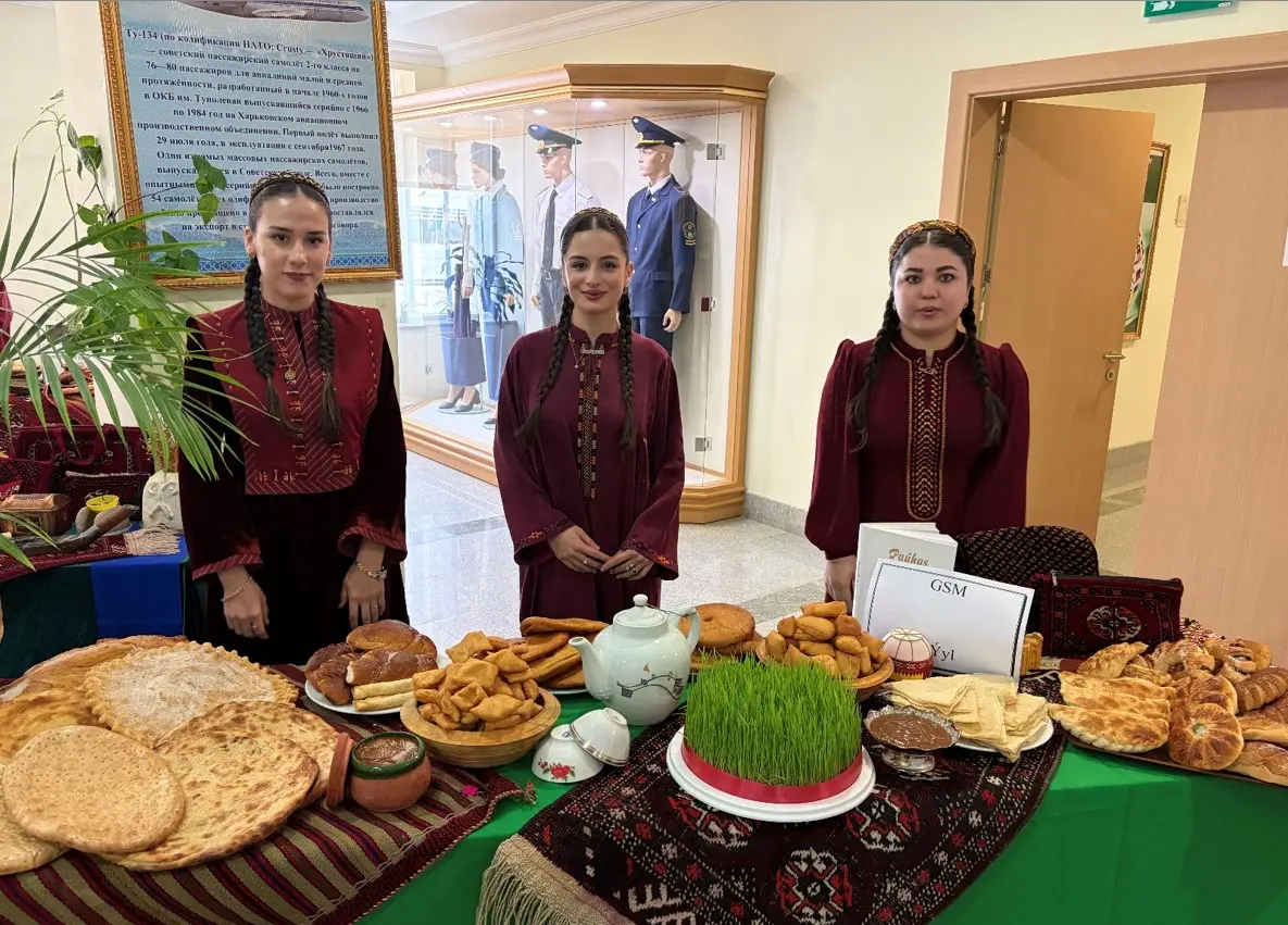 Image for Täze taryhy döwürde halkymyzyň ynsanperwer, ruhy-ahlak gymmatlyklary ýurdumyzyň Gahryman Arkadagymyz tarapyndan başy başlanyp, hormatly Prezidentimiz Serdar Berdimuhamedowyň baştutanlygynda yzygiderli durmuşa geçirilýän oňyn içeri we daşary syýasatynyň es